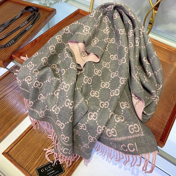 💎✨AUTHENTIC✨💎Gucci scarf - Picture 3 of 4